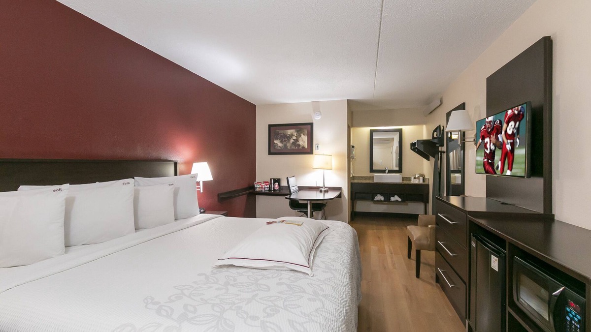 Framingham Hotel | Red Roof Inn PLUS+ Boston - Framingham