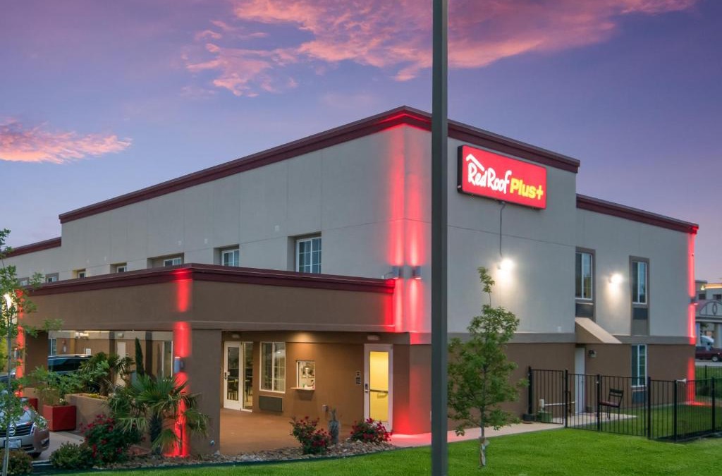 Burleson Hotel | Red Roof Inn PLUS+ Fort Worth - Burleson