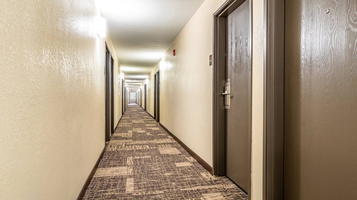 Huntsville Hotel | Red Roof Inn PLUS+ Huntsville