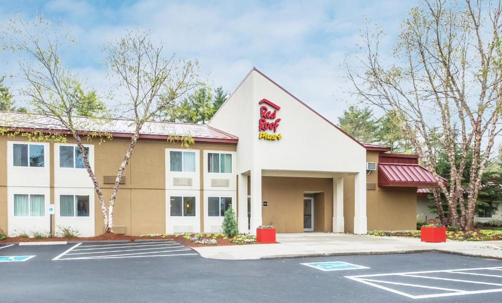 South Deerfield Hotel | Red Roof Inn PLUS+ South Deerfield - Amherst