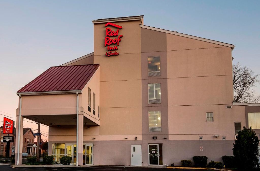 Bellmawr Hotel | Red Roof Inn & Suites Philadelphia - Bellmawr