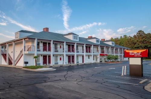 Wilson Hotel | Red Roof Inn & Suites Wilson