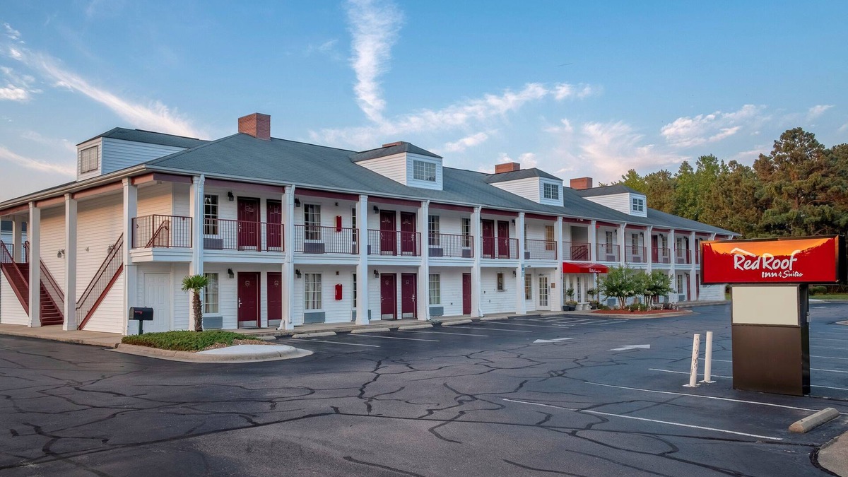 Wilson Hotel | Red Roof Inn & Suites Wilson