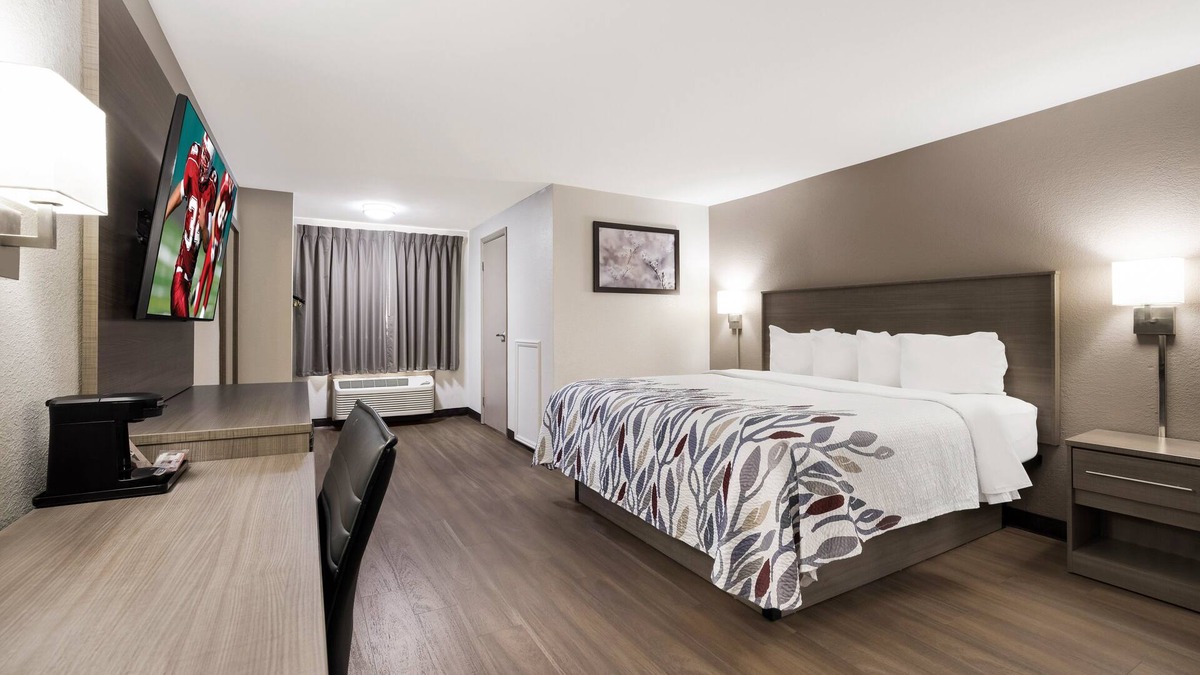 Weedsport Hotel | Red Roof Inn Weedsport