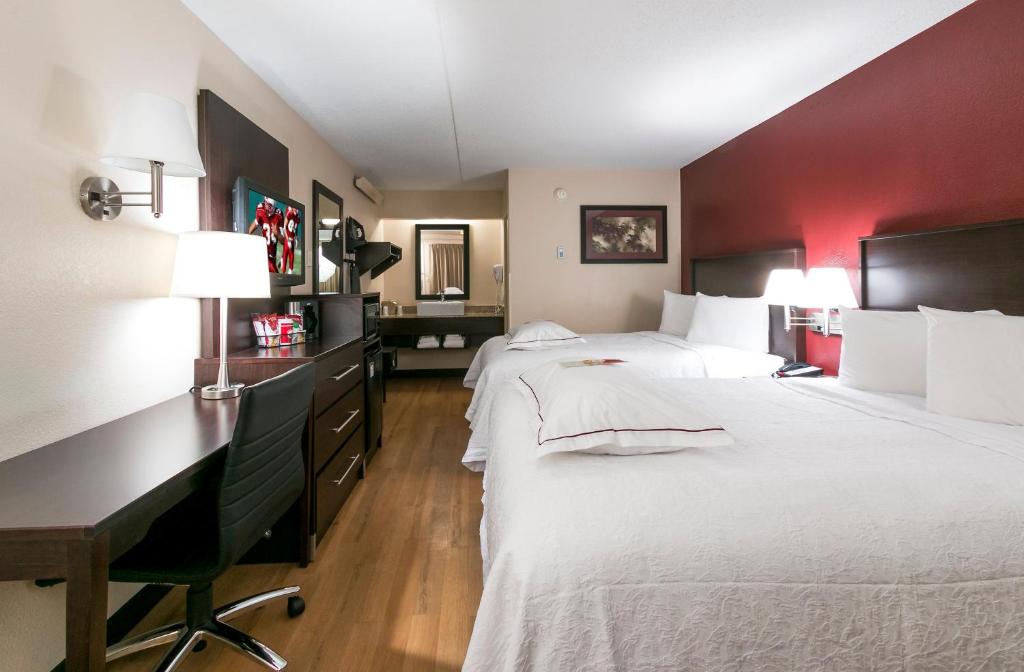 Hoffman Estates Hotel | Red Roof PLUS Chicago - Hoffman Estates