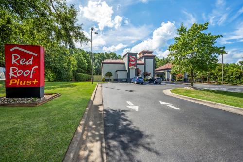 Henderson Hotel | Red Roof PLUS Henderson