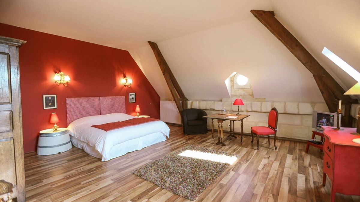 Neac House | Red Room - In the heart of the vineyard - calm, chic, incredible view, all comfort