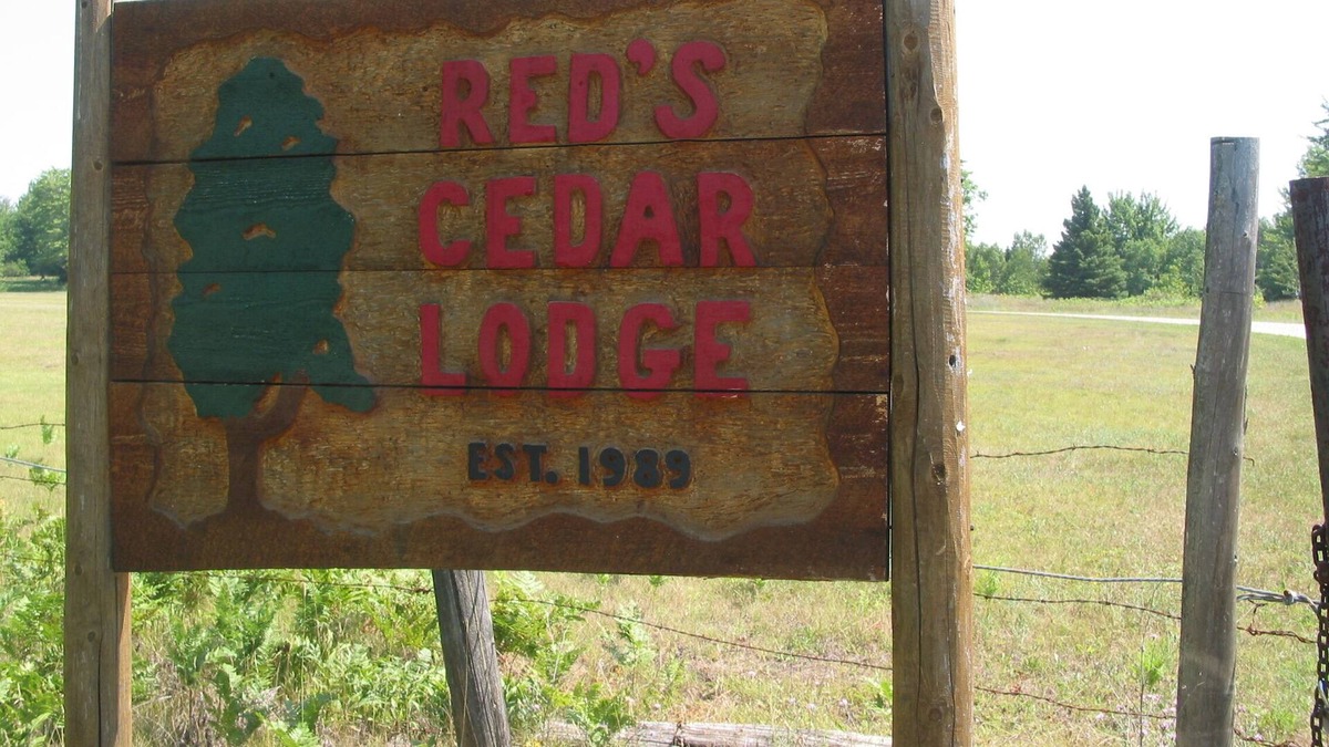Rapid River House | Red's Cedar Lodge, Quiet, Relaxing and Private,