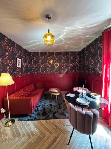 Chateauroux Apartment | RED SPARROW -T2 avec jacuzzi
