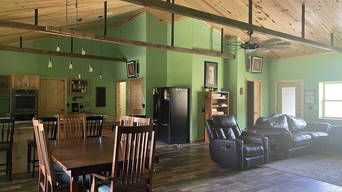 Milo Cabin | Redbud Honey - Country Cabin away from it all