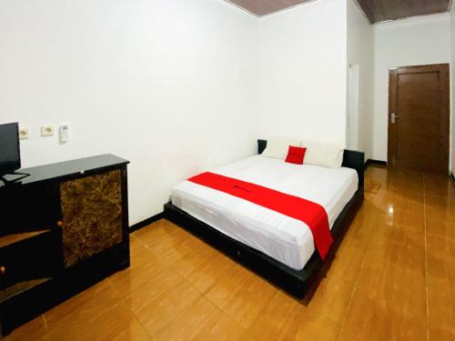 Kebumen Hotel | RedDoorz at Pantai Suwuk Kebumen