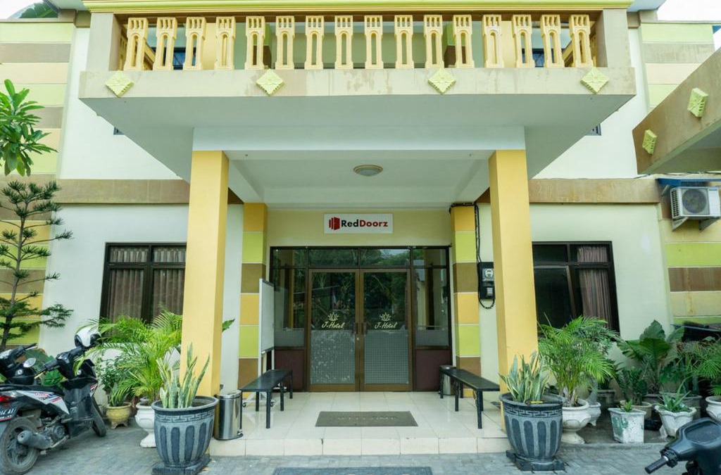 Ende House | RedDoorz @ Gatot Subroto Ende