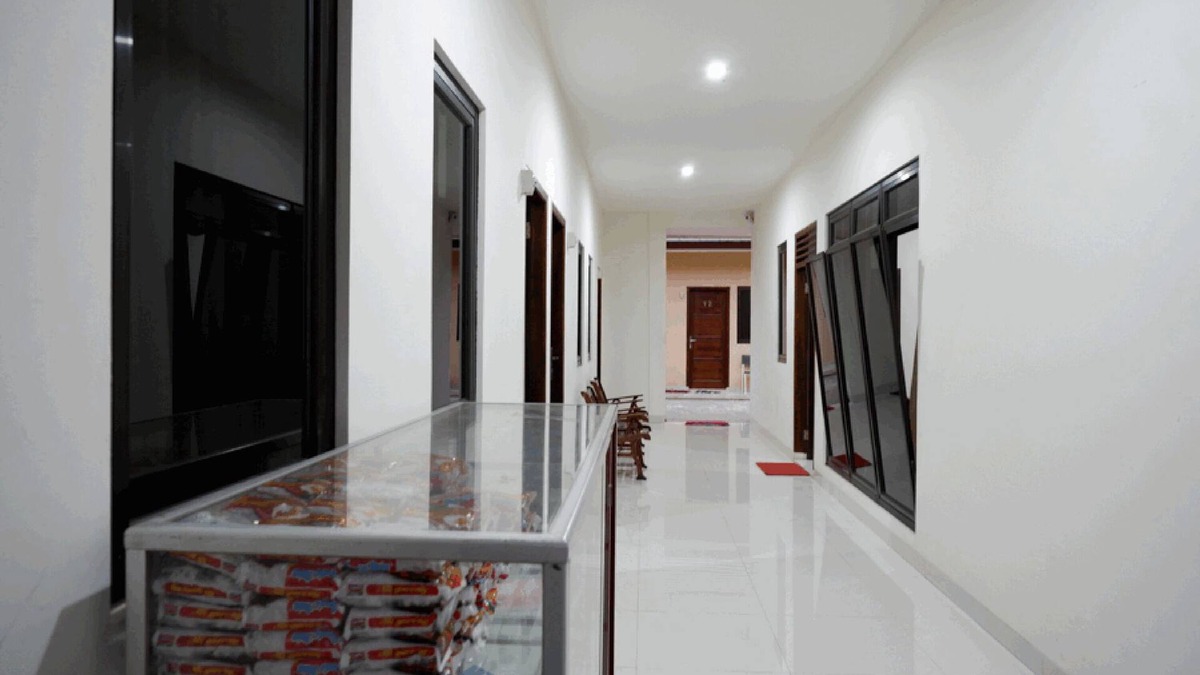 Purwokerto House | RedDoorz near Living Plaza Purwokerto