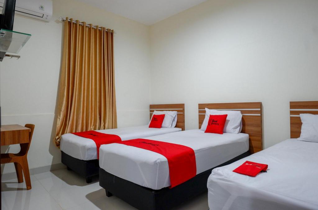 Purwokerto House | RedDoorz near Living Plaza Purwokerto