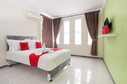 Sidomulyo House | RedDoorz near Museum Angkut Batu 2