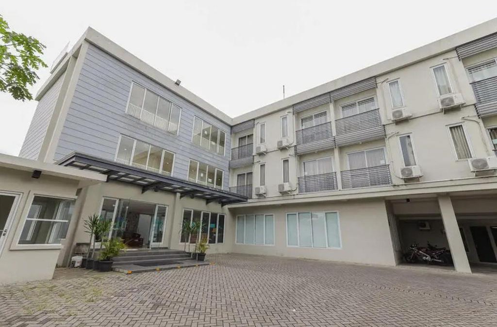 Malang Hotel | RedDoorz Plus at Riverside Malang