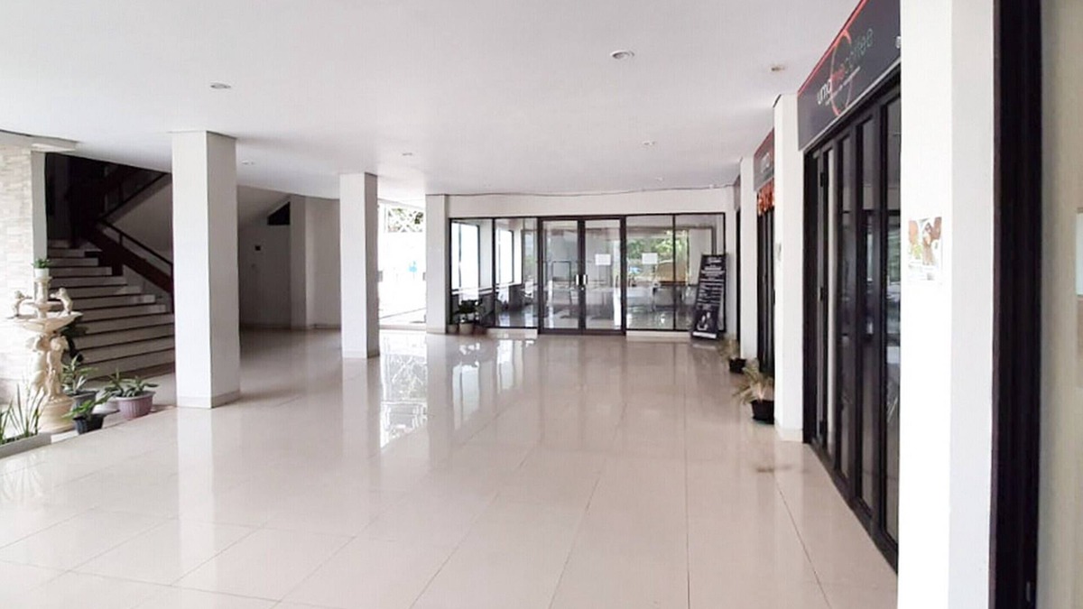 Bitung Hotel | RedDoorz Plus @ Bitung City Center