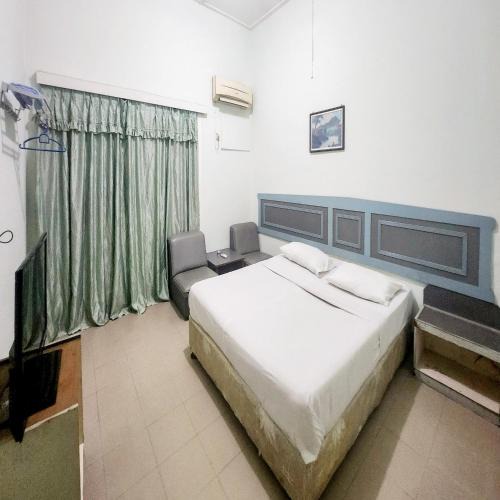 Tanjung Pinang Hotel | RedDoorz Syariah Near Pelabuhan Sri Bintan Pura Tanjungpinang