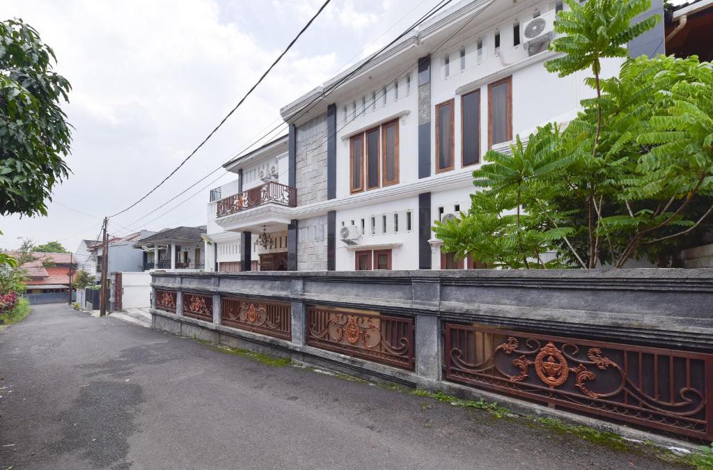 Cigadung Hotel | RedDoorz Syariah near Dago Pakar 2