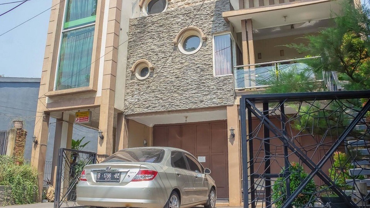 Cikampek House | RedDoorz Syariah near Pasar Modern Cikopo