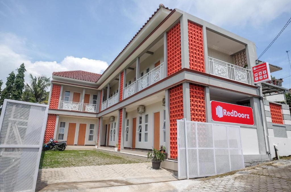 Magelang Hotel | RedDoorz Syariah near Universitas Tidar Magelang