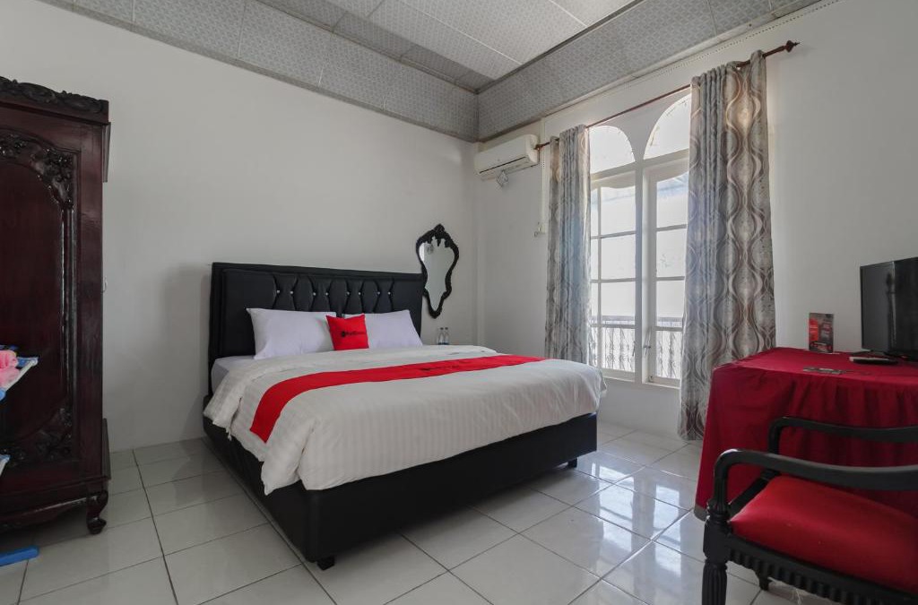 Padang House | RedDoorz Syariah near Universitas Negeri Padang