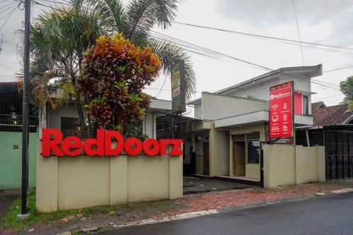 Magelang Hotel | RedDoorz Syariah @ Sunan Bonang Magelang
