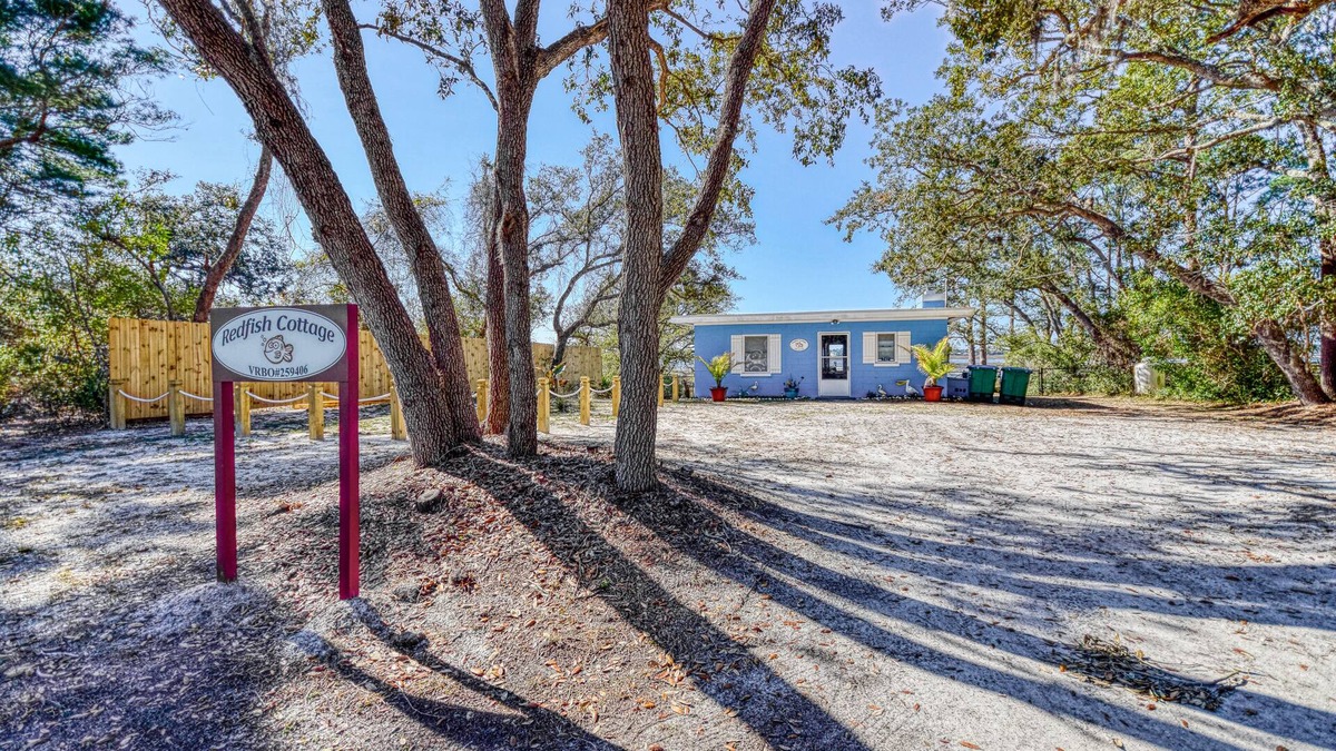 Alligator Point Cottage | Redfish Cottage-Private Dock-Enjoy Romantic Getaway AND catch Redfish & Trout!