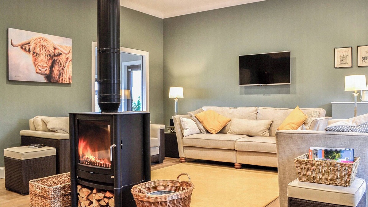 Forfar Cottage | Redroofs By The Woods - UK41559