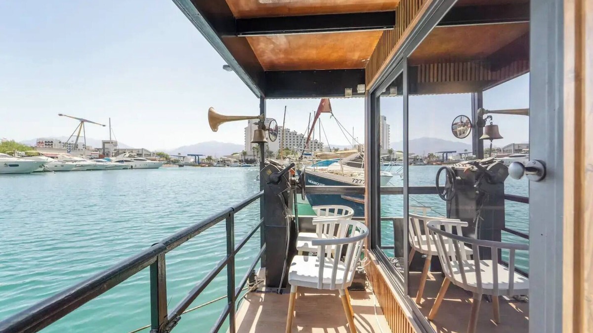 Negev Desert Boat Rental | RedSeaSuite New Deluxe Duplex Suite Above Water
