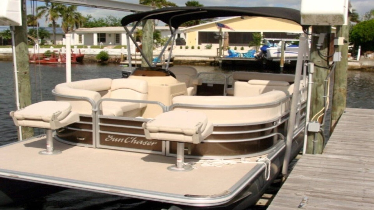 Gulf Harbors House | Reduced Fall rates! Free pontoon boat for your stay. Paradise on the water.