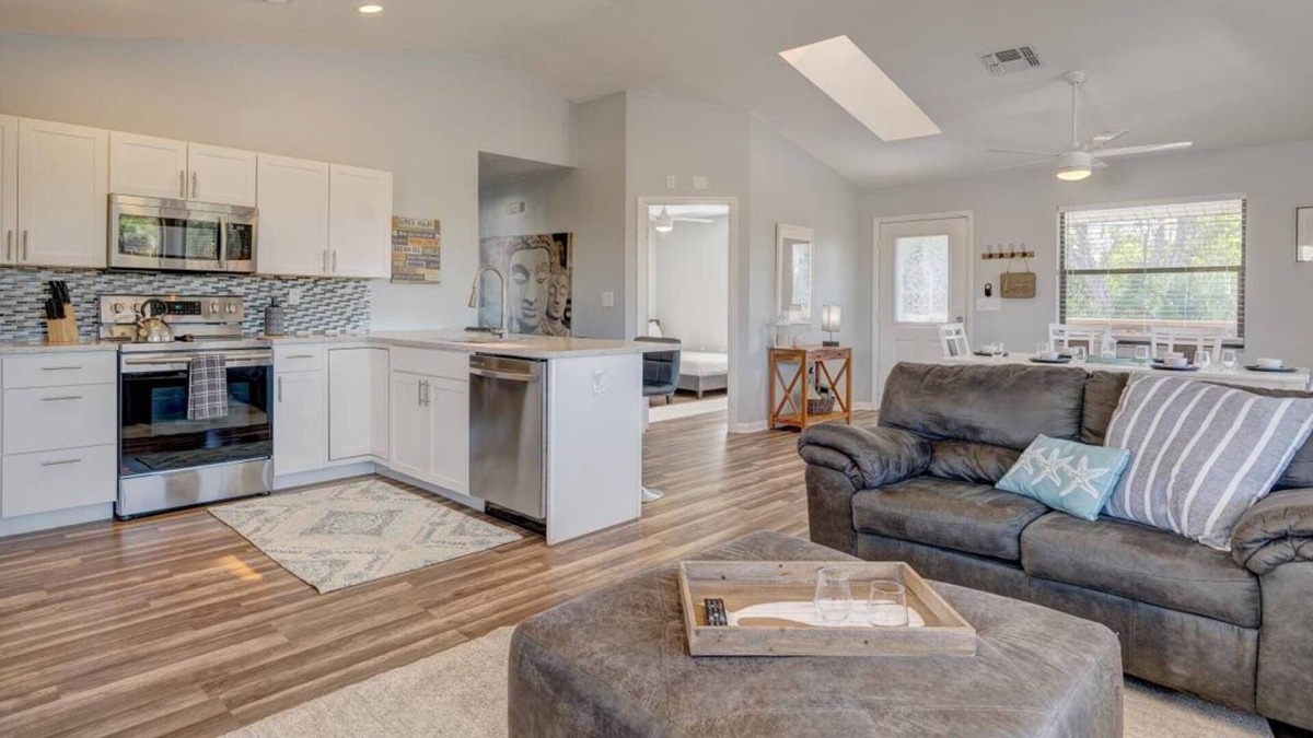Hudson Beach Estates House | Reduced Price! 30 Mins to Beaches-Pet Friendly-Close to Weeki Wachee Park and Pine Island Beach!