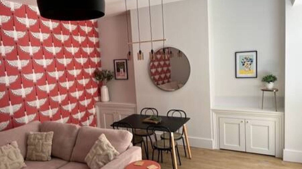 Huntingdon House | Redwing- free parking- Grade Ii listed- ground