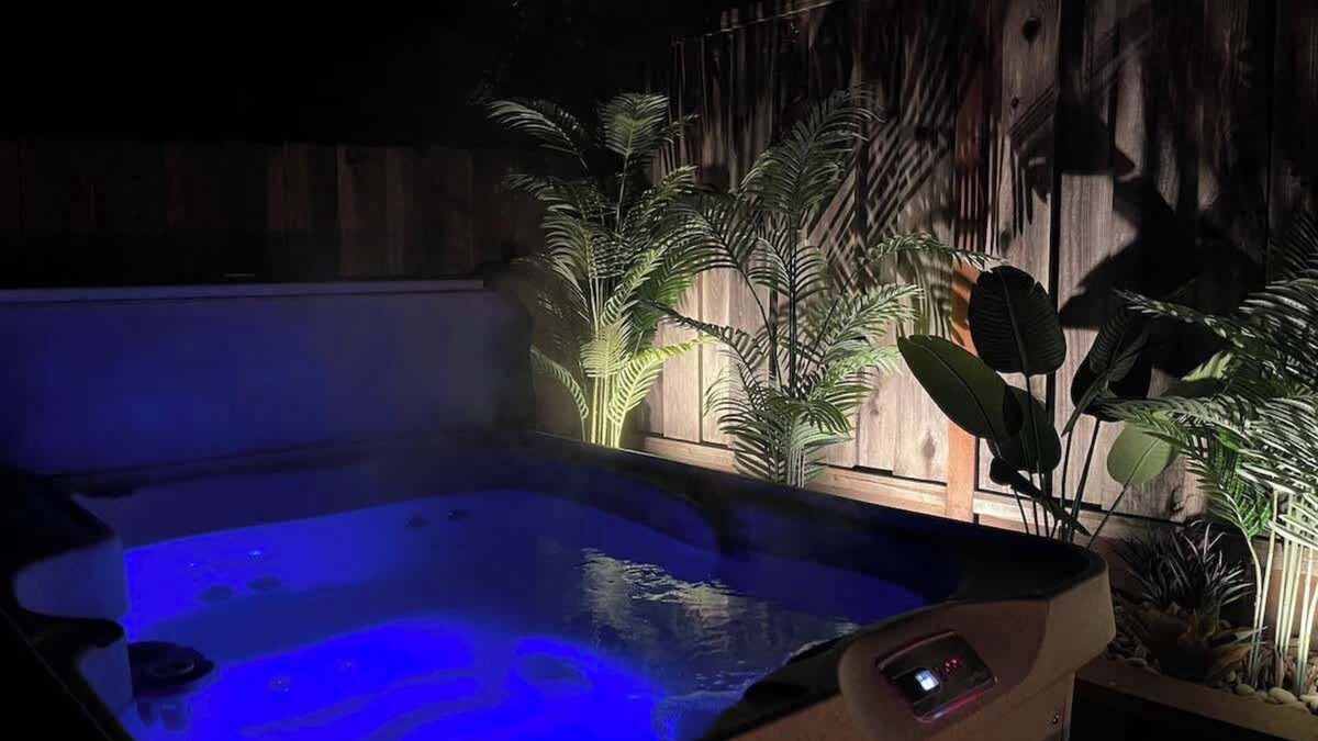Felton House | Redwood Grove (Relaxing Hot Tub+PS5+Redwood Park)