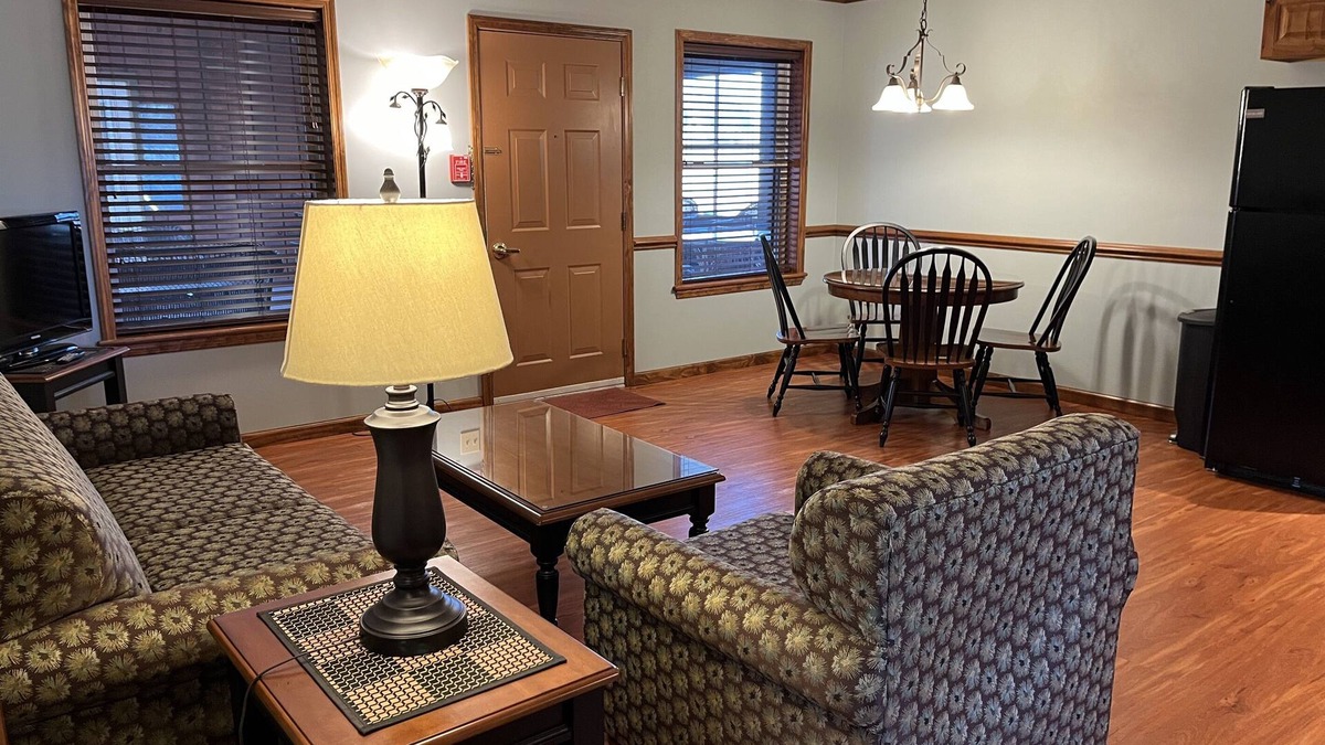 Colliersville Apartment | Redwood Inn & Suites - Apartment A - impeccably clean motel between CDP & ASV