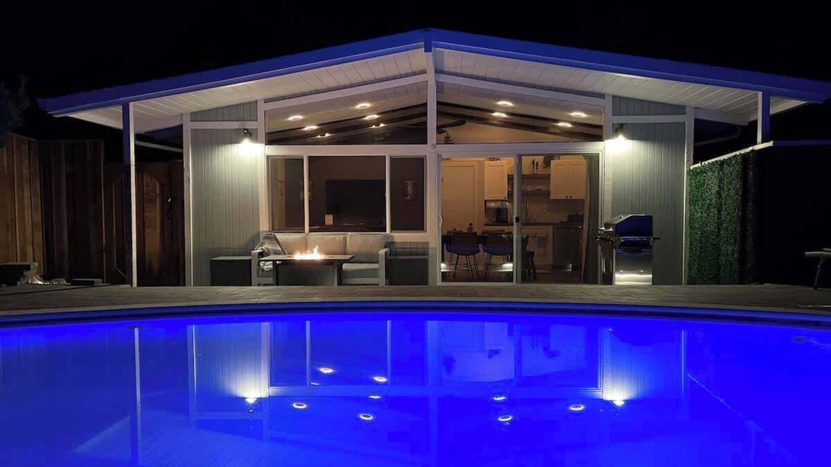 Felton House | Redwood Tree-O - Pool Hot Tub PS5