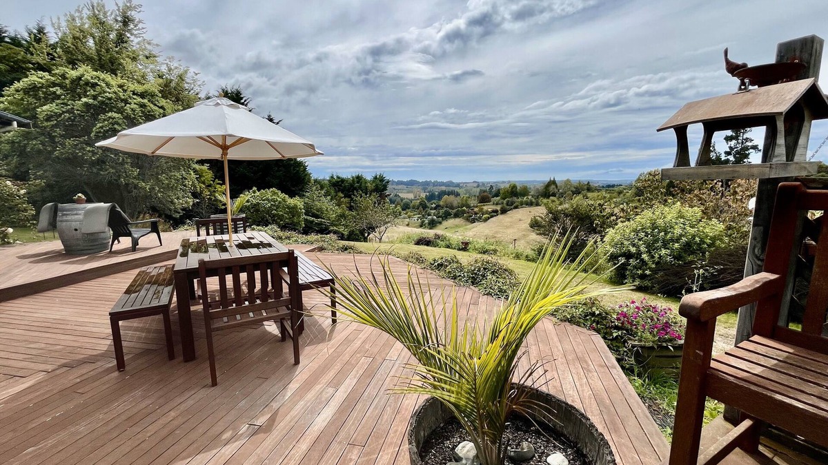 Redwood Valley House | Redwood Vista - Essential Serenity