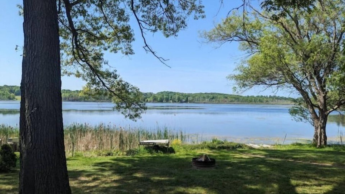 Manistee House | Reeds On Bar Lake