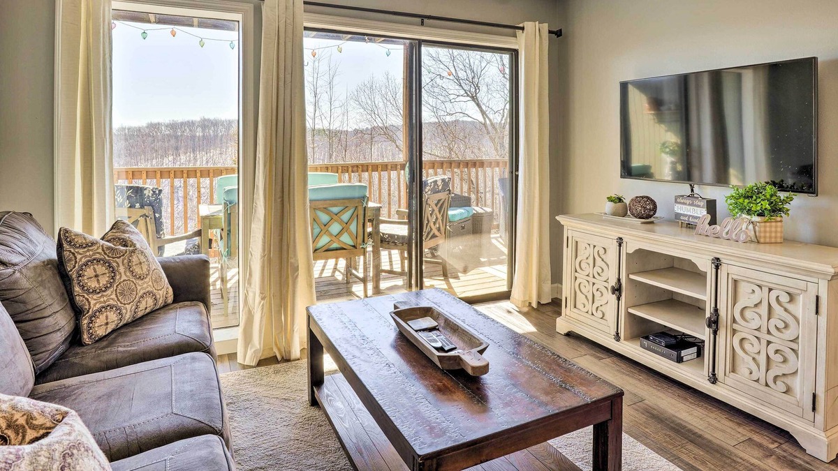 Notch Estates Condo | Reeds Spring Condo Near Silver Dollar City!