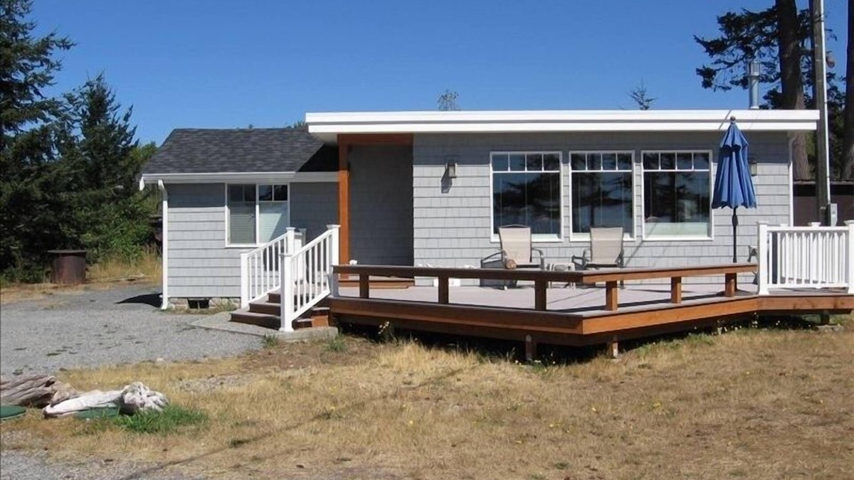 Lummi Island House | Reefnet House with Beach