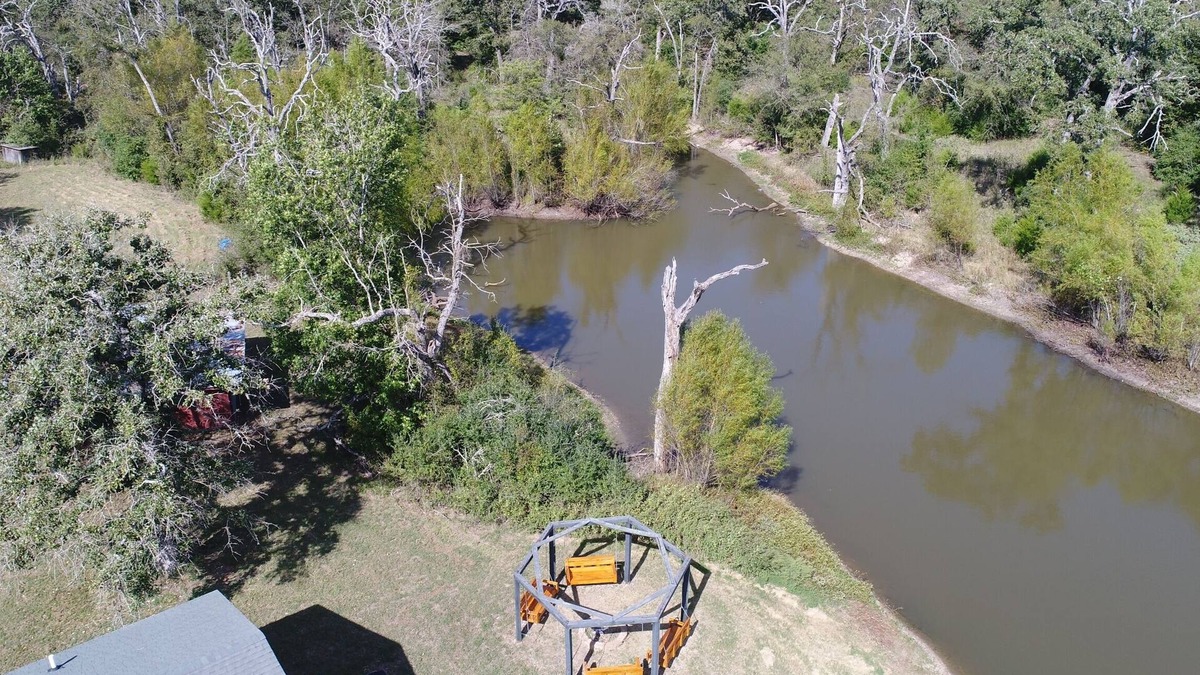 Brazos Valley Cabin | Reel County Livin'