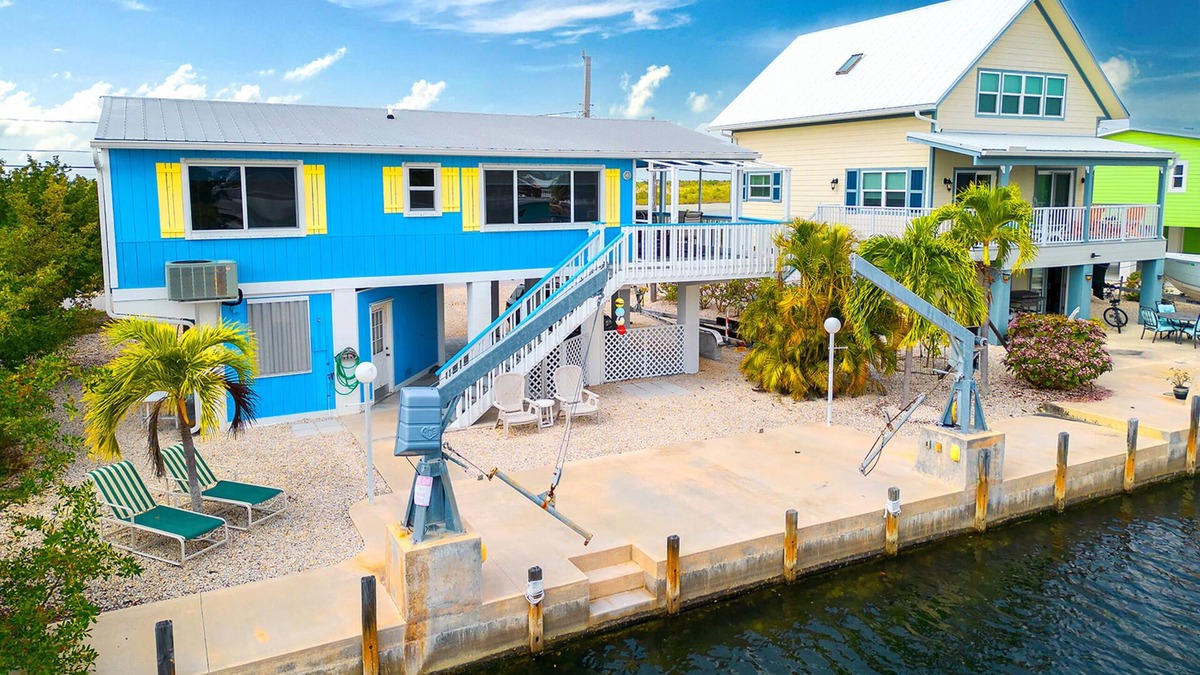 Eden Pines House | Reel Paradise | Fabulous sunsets from this canalfront 2 bed/2 bath on Big Pine Key