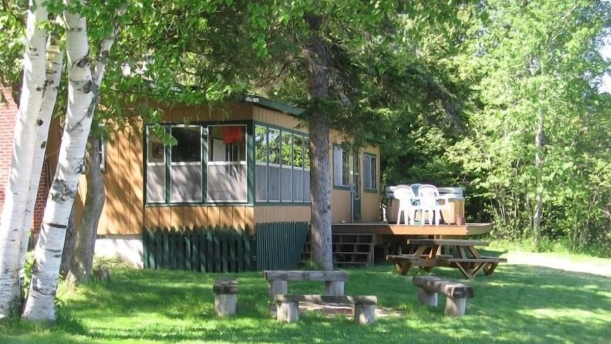 Drummond Cabin | Reel Relaxin' - the Name of the Cabin Says it All!