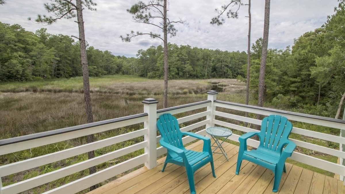 Minnesott Beach Cottage | Reelin In The Years is the Perfect blend of rustic charm and modern amenities!