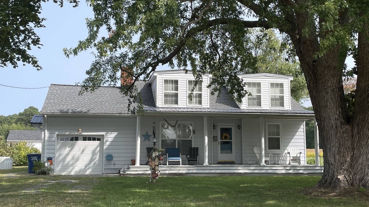 Reedville House | Reelin&Relaxin Spacious Farmhouse Reedville, VA Sleeps 8: 3 Bdrm 2 full bathroom