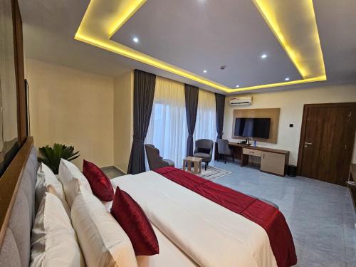 Igwuruta Hotel | Reens Suites and Apartments