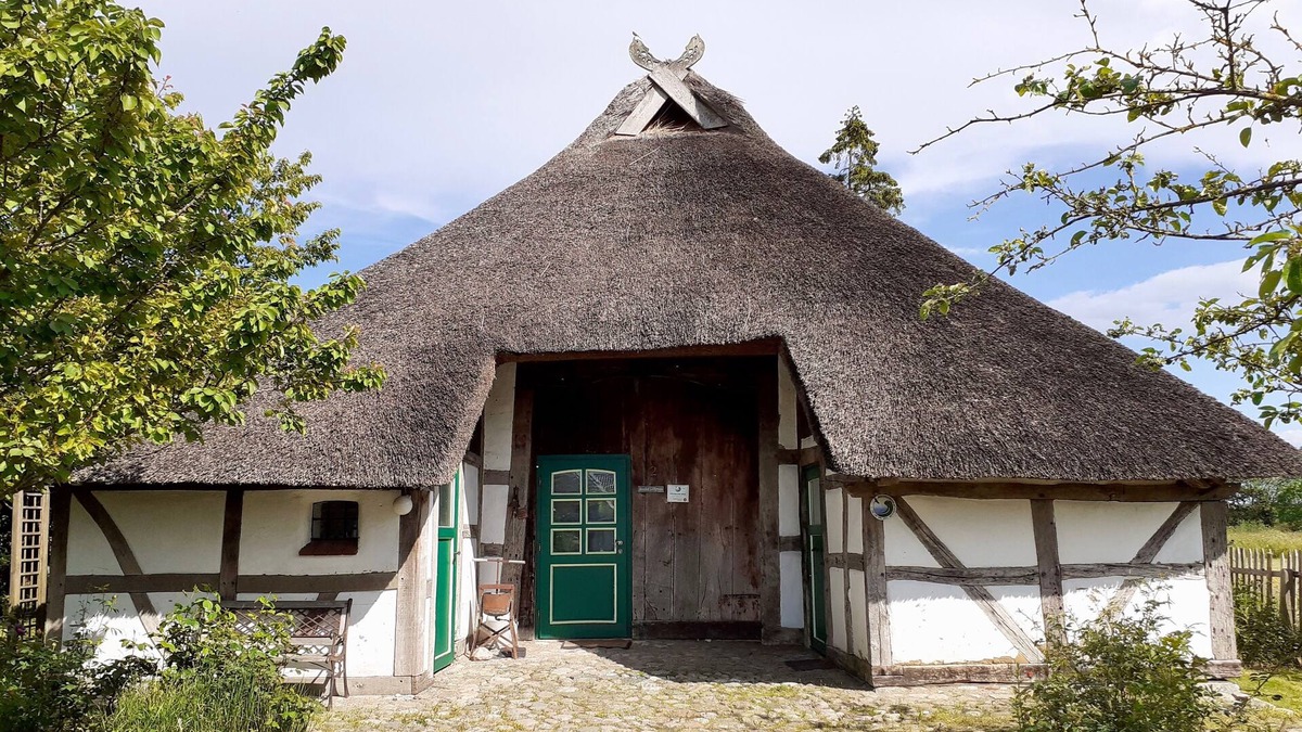 Klocksdorf House | Reetdachkate - Holiday home on Lake Röggelin