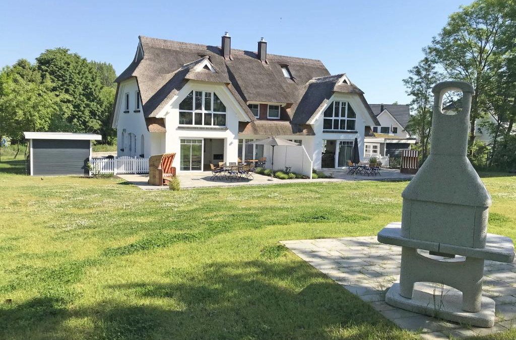 Lobbe Villa | Reetperle Lobbe - Ferienhaus mit Sauna (F 650)