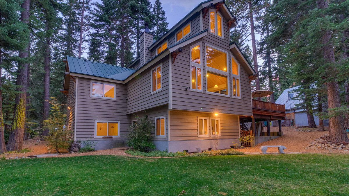 Chamberlands House | Ref-Nest: 6 BR, 3 BA House in Tahoma, Sleeps 16