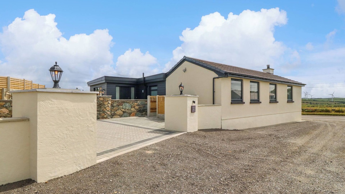 Cemaes Bay Cottage | REFAIL FACH, pet friendly, country holiday cottage in Cemaes Bay